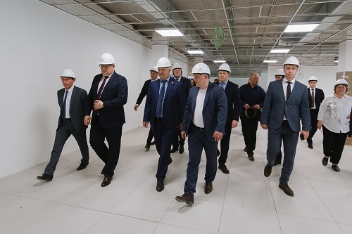 Губернатор посетил строящуюся школу в Новохоперске